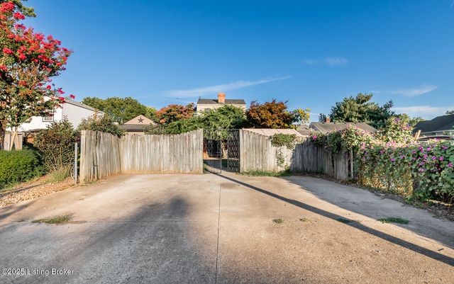 245 Pope St, Louisville, KY 40206