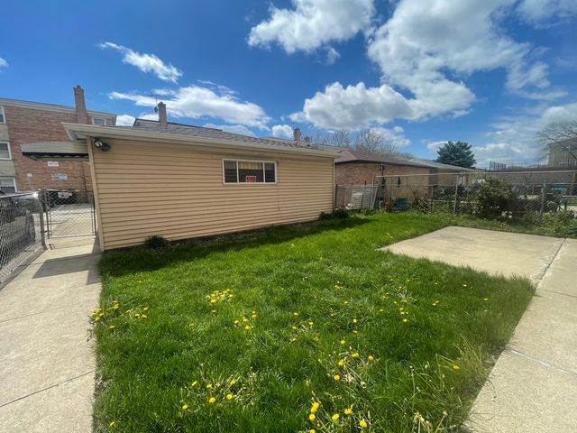 8645 W SUMMERDALE Avenue 1, Chicago, IL 60656