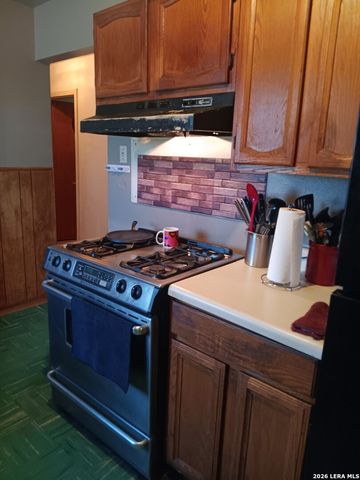 119 Carmen Pl, San Antonio, TX 78207