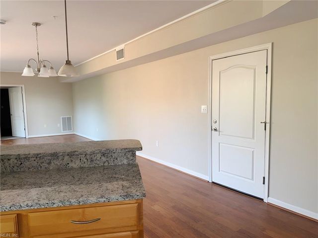 249 W Freemason St Apt 408, Norfolk, VA 23510