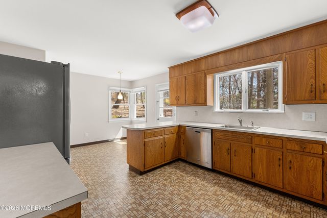 12 Stilwell Drive, Holmdel, NJ 07733