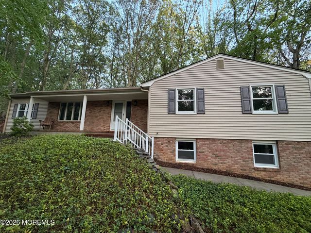 12 Stilwell Drive, Holmdel, NJ 07733