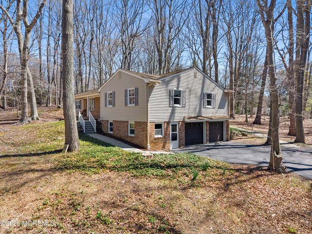 12 Stilwell Drive, Holmdel, NJ 07733