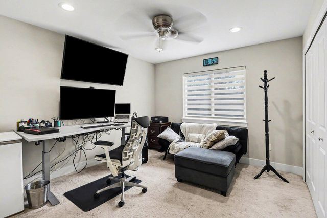 555 S Winding Drive, Waterford, MI 48328