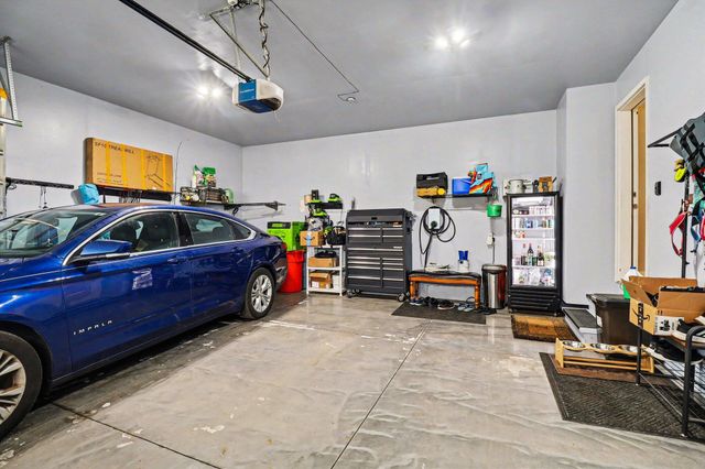 555 S Winding Drive, Waterford, MI 48328