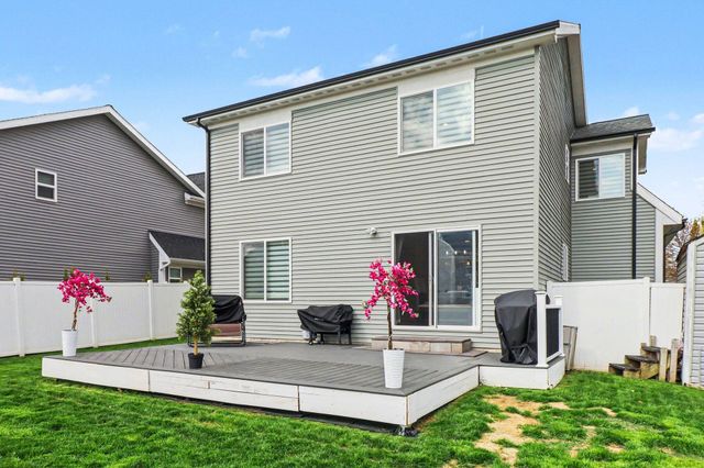555 S Winding Drive, Waterford, MI 48328