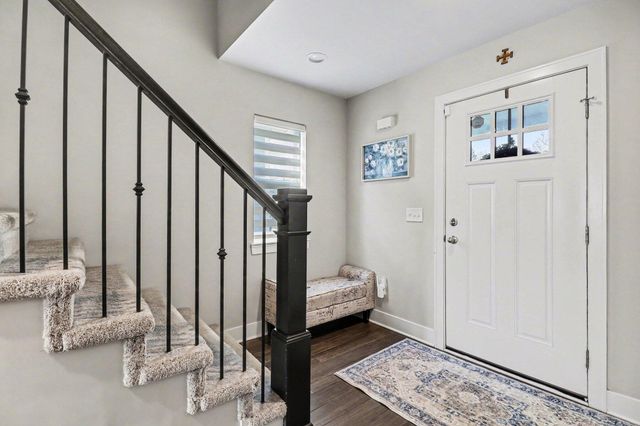 555 S Winding Drive, Waterford, MI 48328