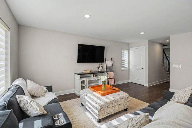 555 S Winding Drive, Waterford, MI 48328