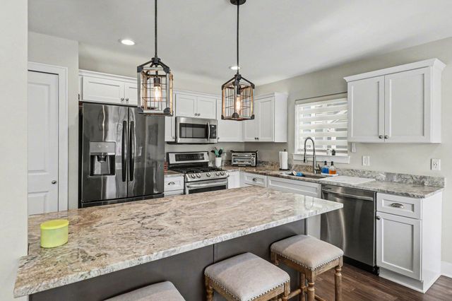 555 S Winding Drive, Waterford, MI 48328
