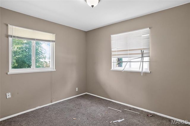 10341 Lilac Avenue, St Louis, MO 63137