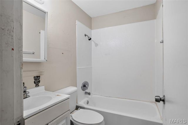 10341 Lilac Avenue, St Louis, MO 63137