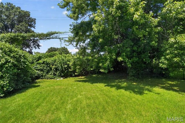 10341 Lilac Avenue, St Louis, MO 63137