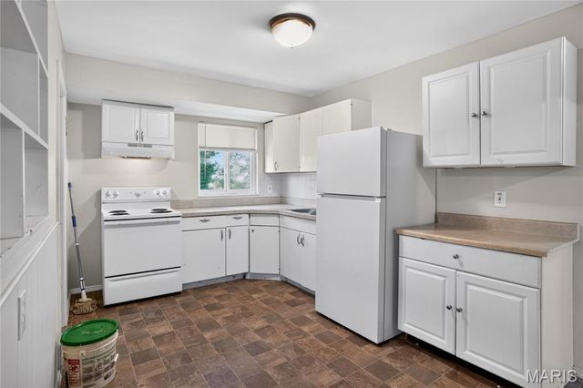 10341 Lilac Avenue, St Louis, MO 63137