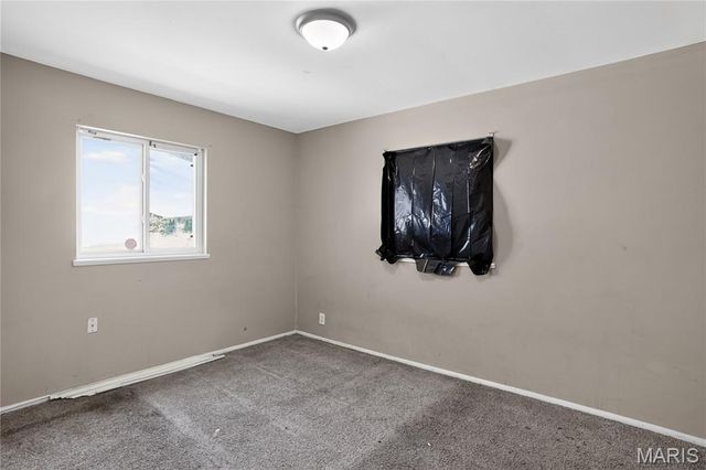10341 Lilac Avenue, St Louis, MO 63137