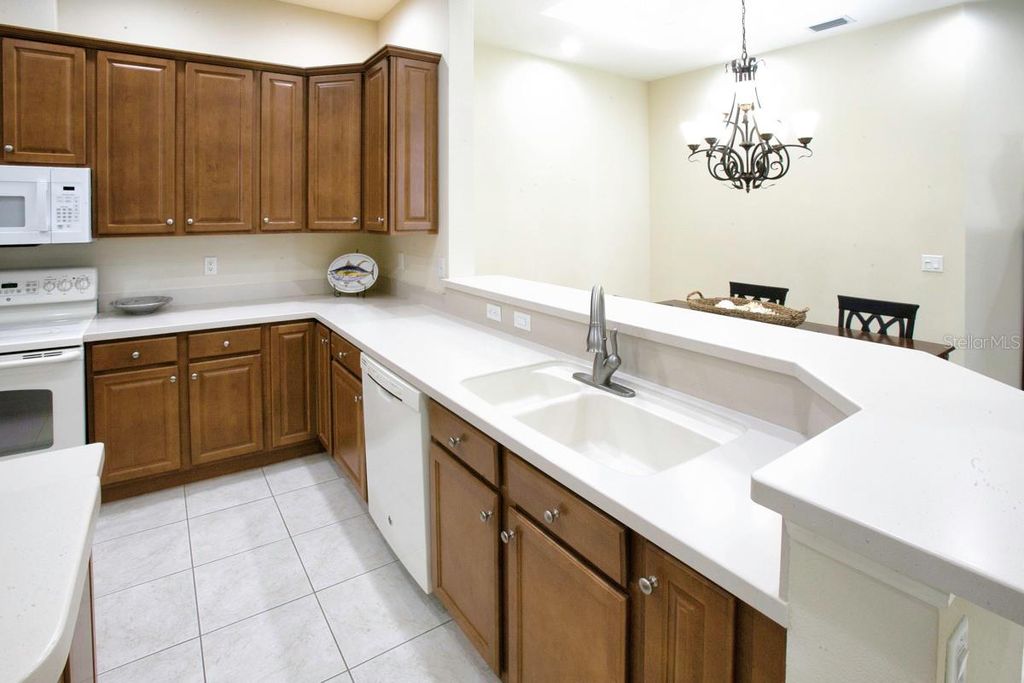 Image 19 of property listing at 7321 EMMA ROAD, Bradenton, FL 34209