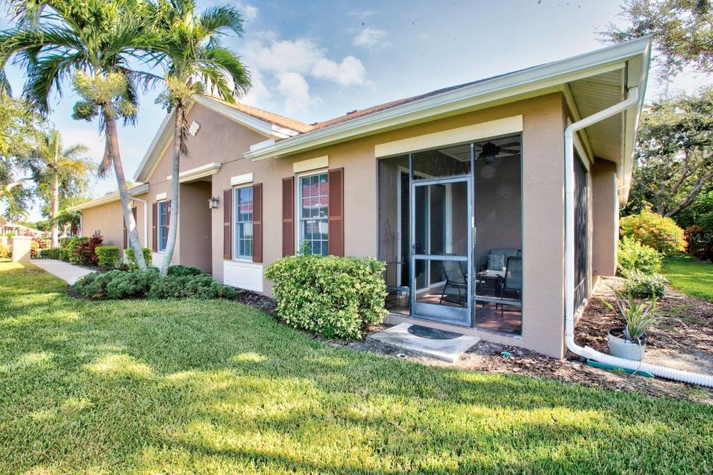 Image 3 of property listing at 7321 EMMA ROAD, Bradenton, FL 34209