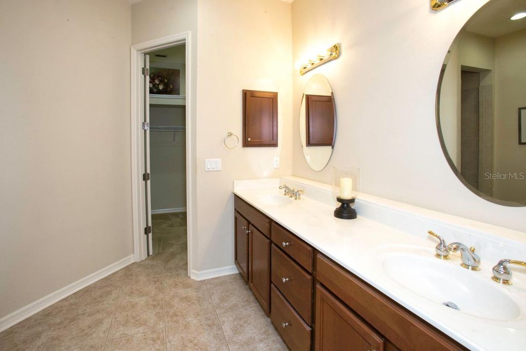 Image 25 of property listing at 7321 EMMA ROAD, Bradenton, FL 34209