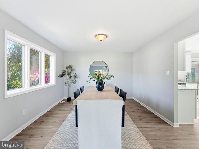 8 W HIGH RIDGE RD, Cherry Hill, NJ 08003