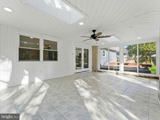 8 W HIGH RIDGE RD, Cherry Hill, NJ 08003