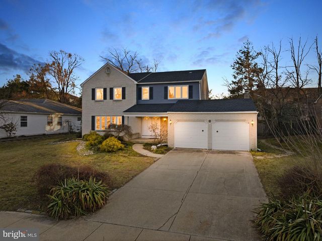 8 W HIGH RIDGE RD, Cherry Hill, NJ 08003