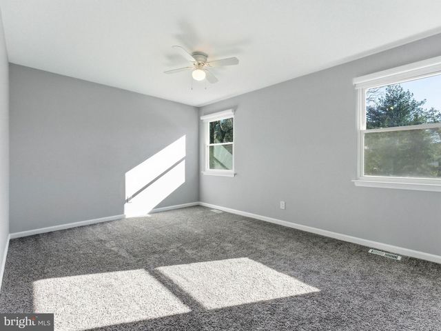 8 W HIGH RIDGE RD, Cherry Hill, NJ 08003