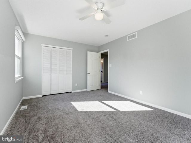 8 W HIGH RIDGE RD, Cherry Hill, NJ 08003