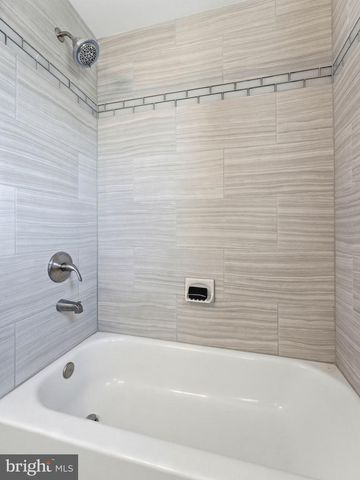 8 W HIGH RIDGE RD, Cherry Hill, NJ 08003