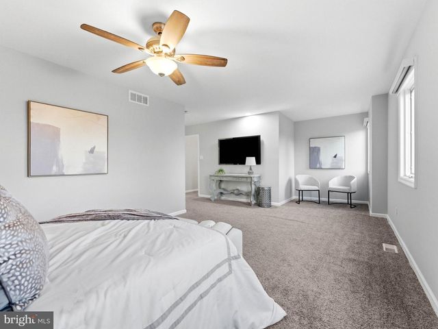 8 W HIGH RIDGE RD, Cherry Hill, NJ 08003