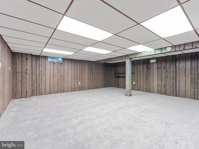 8 W HIGH RIDGE RD, Cherry Hill, NJ 08003