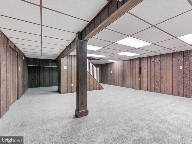8 W HIGH RIDGE RD, Cherry Hill, NJ 08003