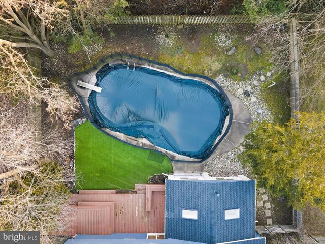 8 W HIGH RIDGE RD, Cherry Hill, NJ 08003