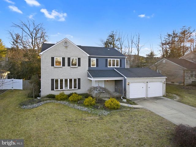 8 W HIGH RIDGE RD, Cherry Hill, NJ 08003