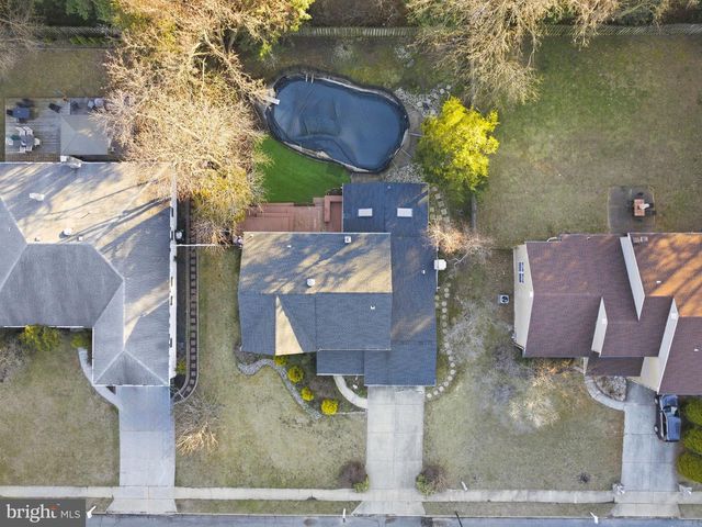 8 W HIGH RIDGE RD, Cherry Hill, NJ 08003