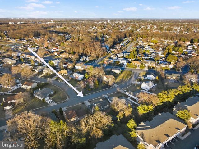 8 W HIGH RIDGE RD, Cherry Hill, NJ 08003