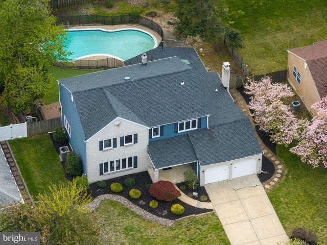 8 W HIGH RIDGE RD, Cherry Hill, NJ 08003