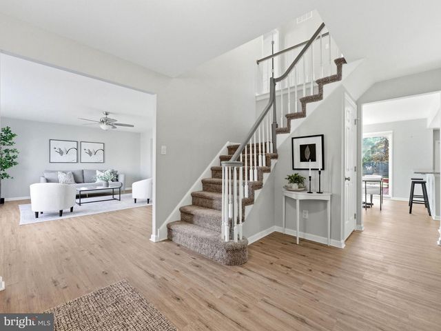 8 W HIGH RIDGE RD, Cherry Hill, NJ 08003