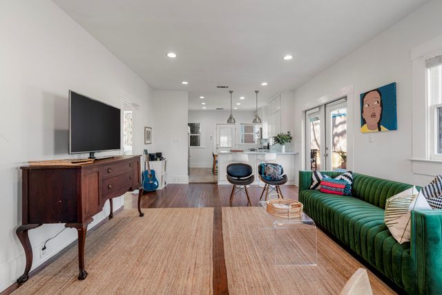 900 W Lynn ST, Austin, TX 78703