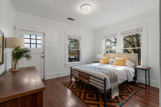 900 W Lynn ST, Austin, TX 78703