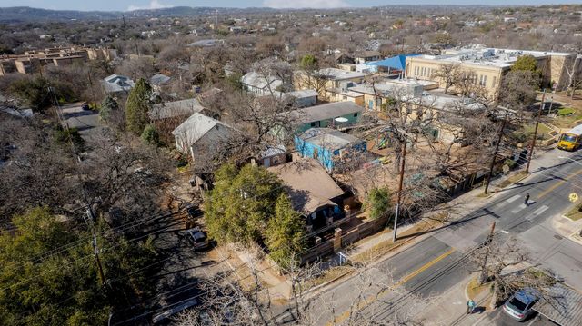 900 W Lynn ST, Austin, TX 78703