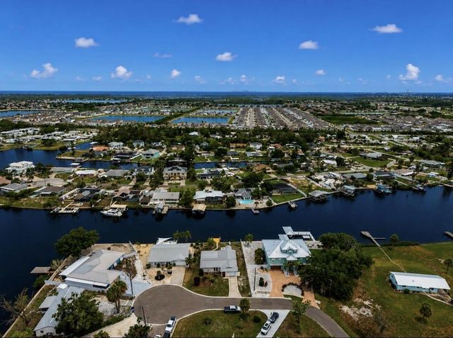 803 LEISEY CIRCLE, Ruskin, FL 33570