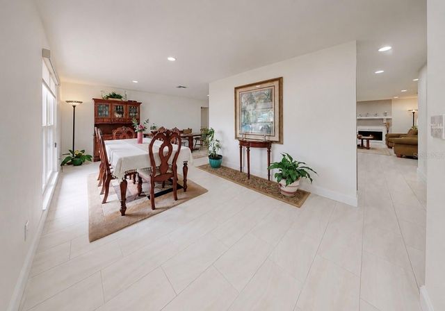 803 LEISEY CIRCLE, Ruskin, FL 33570