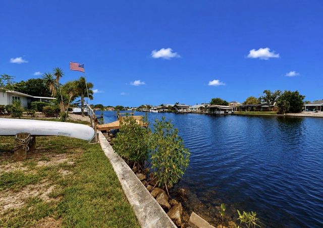 803 LEISEY CIRCLE, Ruskin, FL 33570