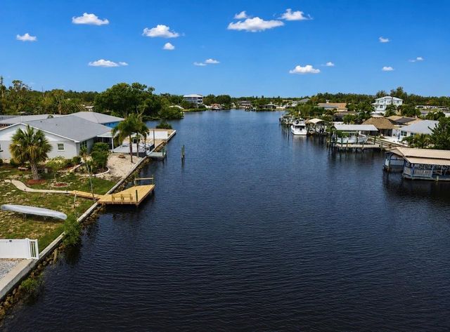 803 LEISEY CIRCLE, Ruskin, FL 33570