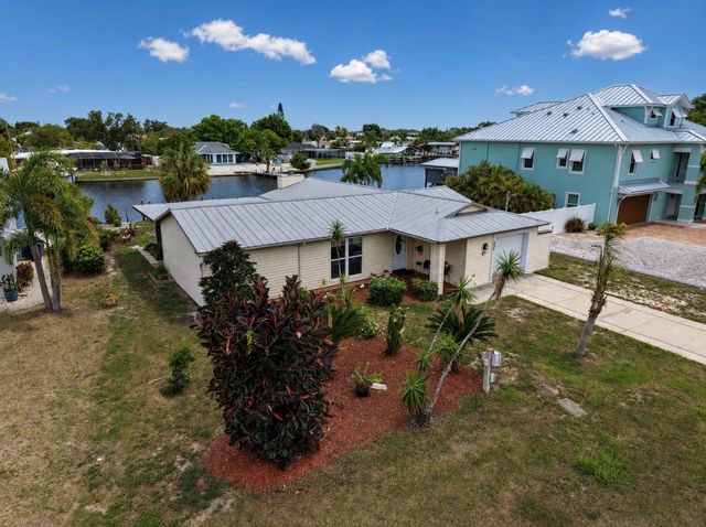 803 LEISEY CIRCLE, Ruskin, FL 33570