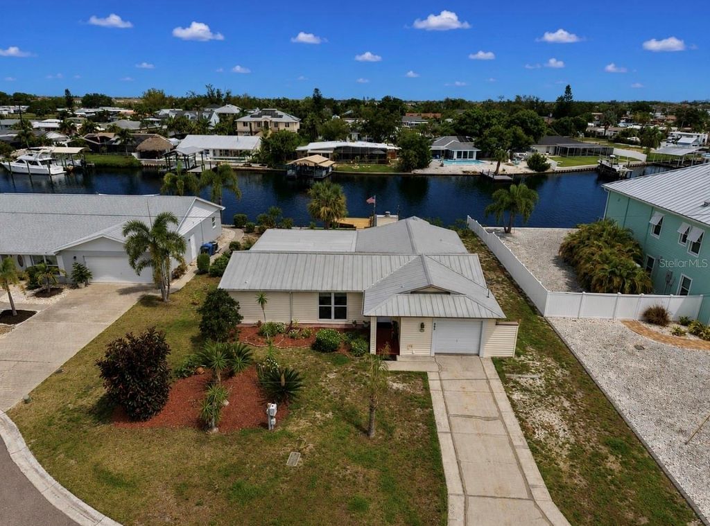 803 LEISEY CIRCLE, Ruskin, FL 33570
