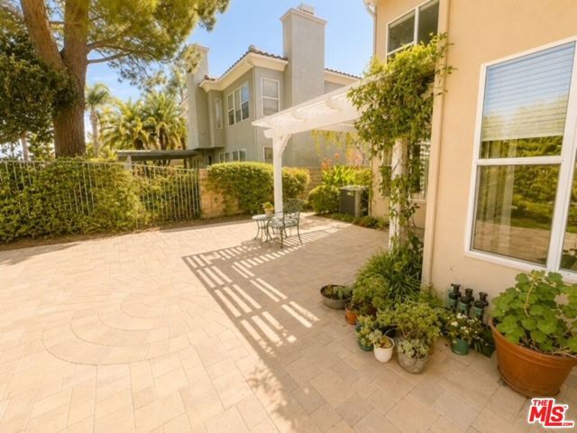 7371 Westcliff Drive, Los Angeles, CA 91307