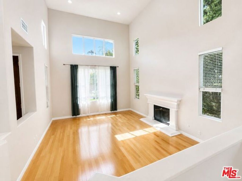 7371 Westcliff Drive, Los Angeles, CA 91307