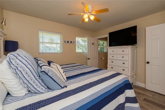 1853 Bay Shore Dr, Rockport, TX 78382