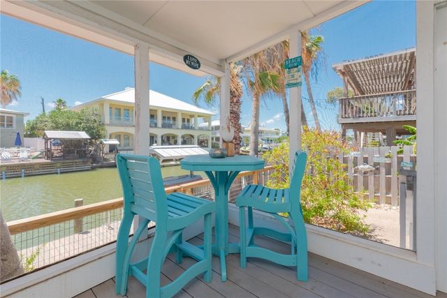 1853 Bay Shore Dr, Rockport, TX 78382