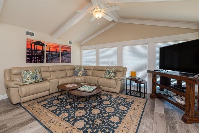 1853 Bay Shore Dr, Rockport, TX 78382